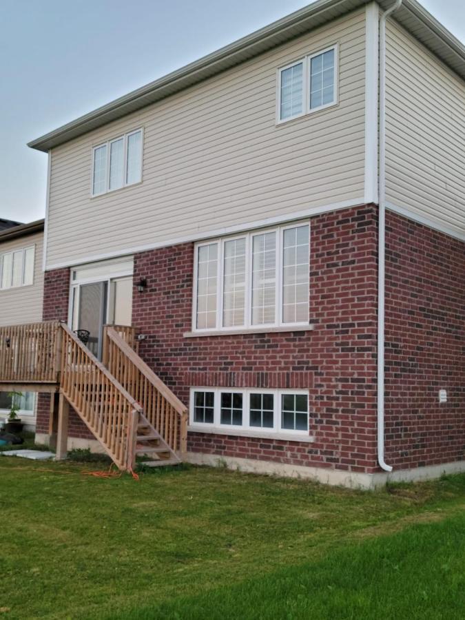 Niagara- Beautiful Cozy Sunfilled Big Complete House Minutes Drive From Falls Vila Thorold Exterior foto